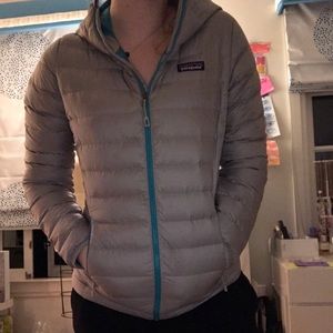 patagonia gray and turquoise hooded puffball